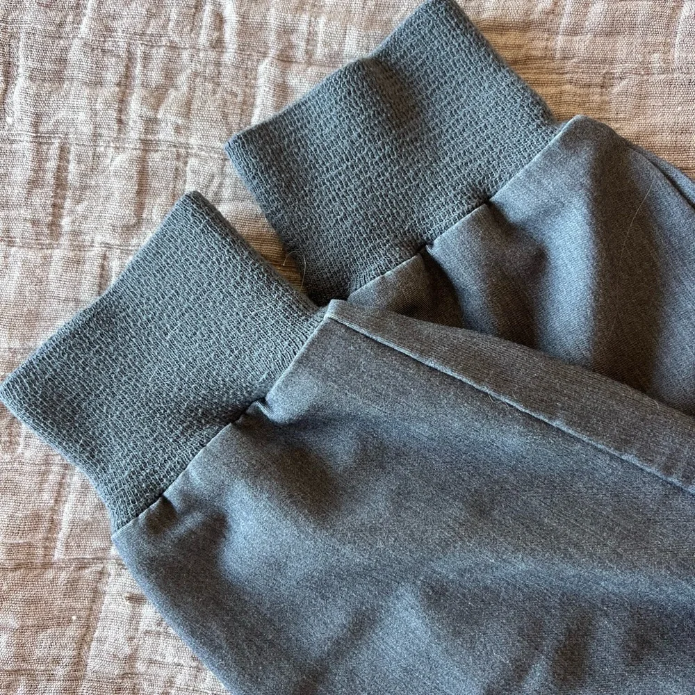 FIGS Graphite Jogger Scrub Pants | Men’s Size Small